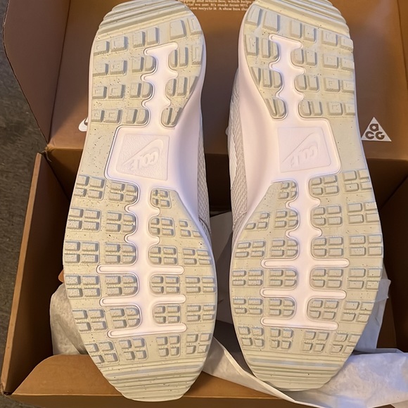 Nike roshe shoe ๐ original box ๐ฆ - Picture 3 of 4